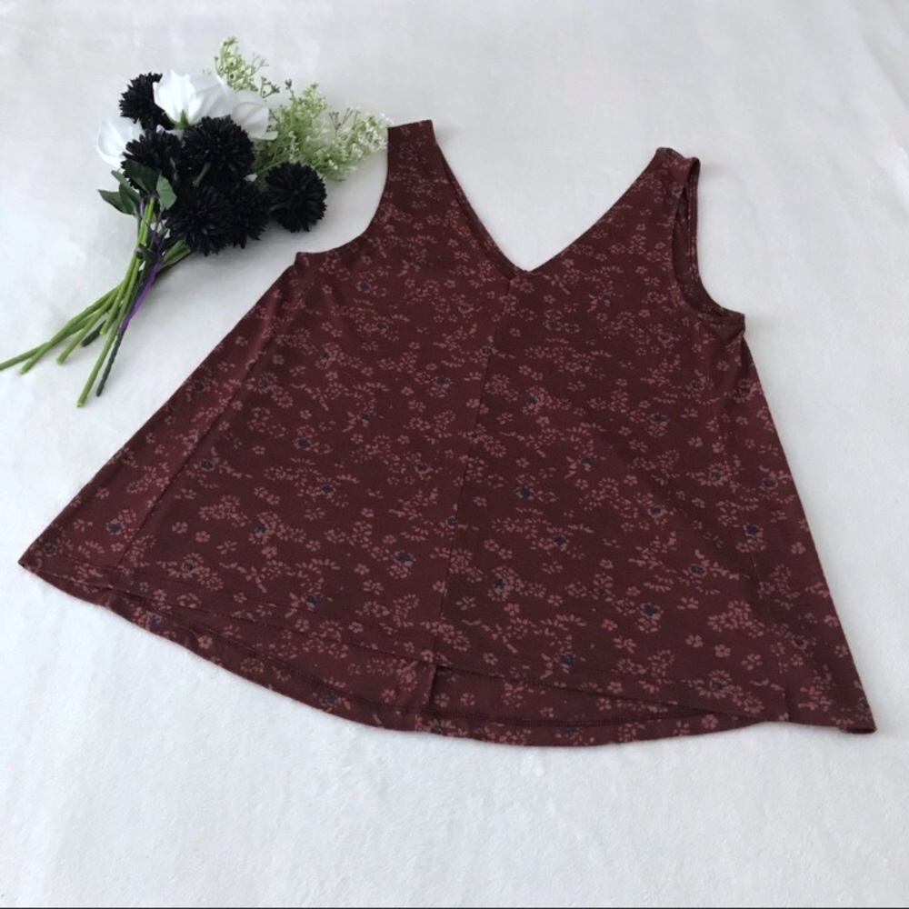Old Navy Tank Top Size Small Burgundy Floral